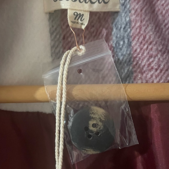 Listicle long coat medium size double lining and very thick - Picture 5 of 6